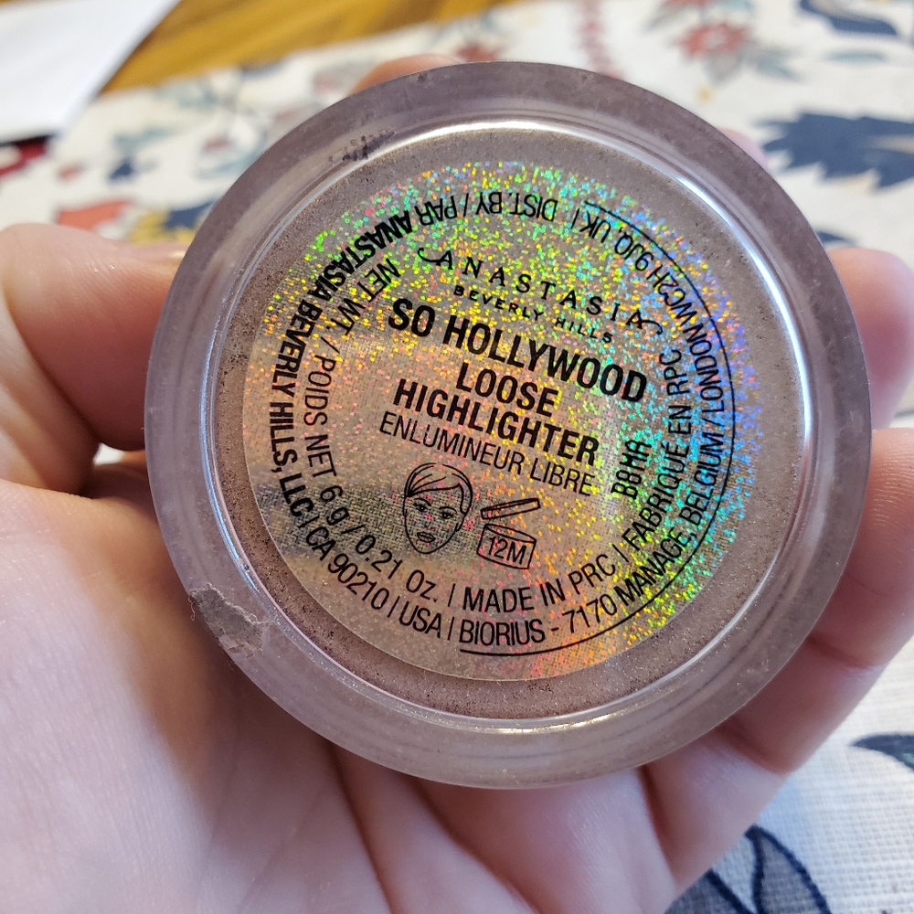 Anastasia Beverly hills loose highlighter